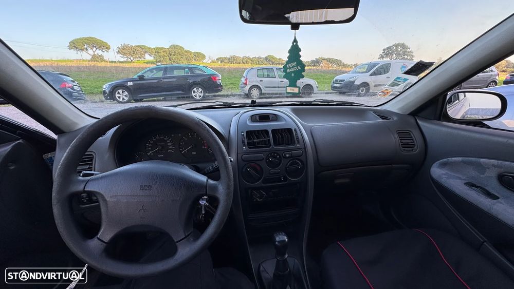 Mitsubishi Carisma Hatchback 1.6 GLX - 11