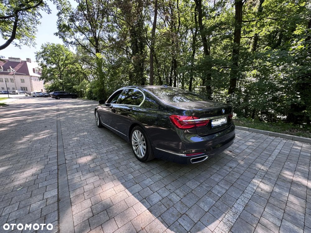 BMW Seria 7 - 12