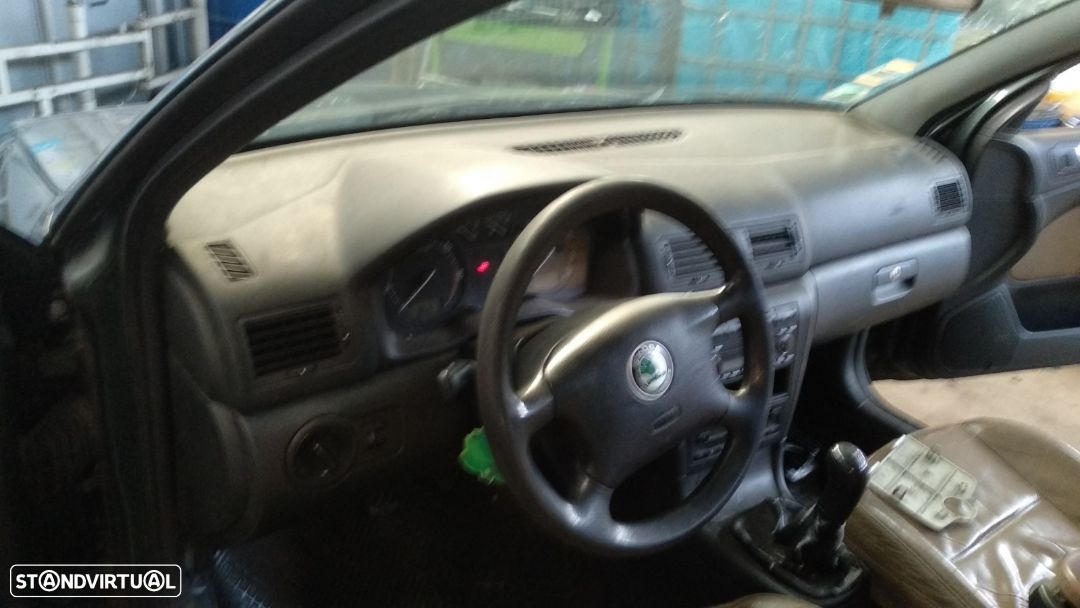 Portas Skoda Octavia Combi 1.9 tdi 110cv 2002 - 6