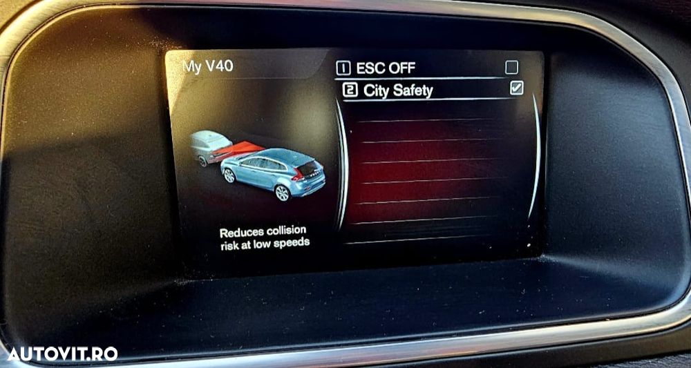 Volvo V40 D2 Momentum - 20