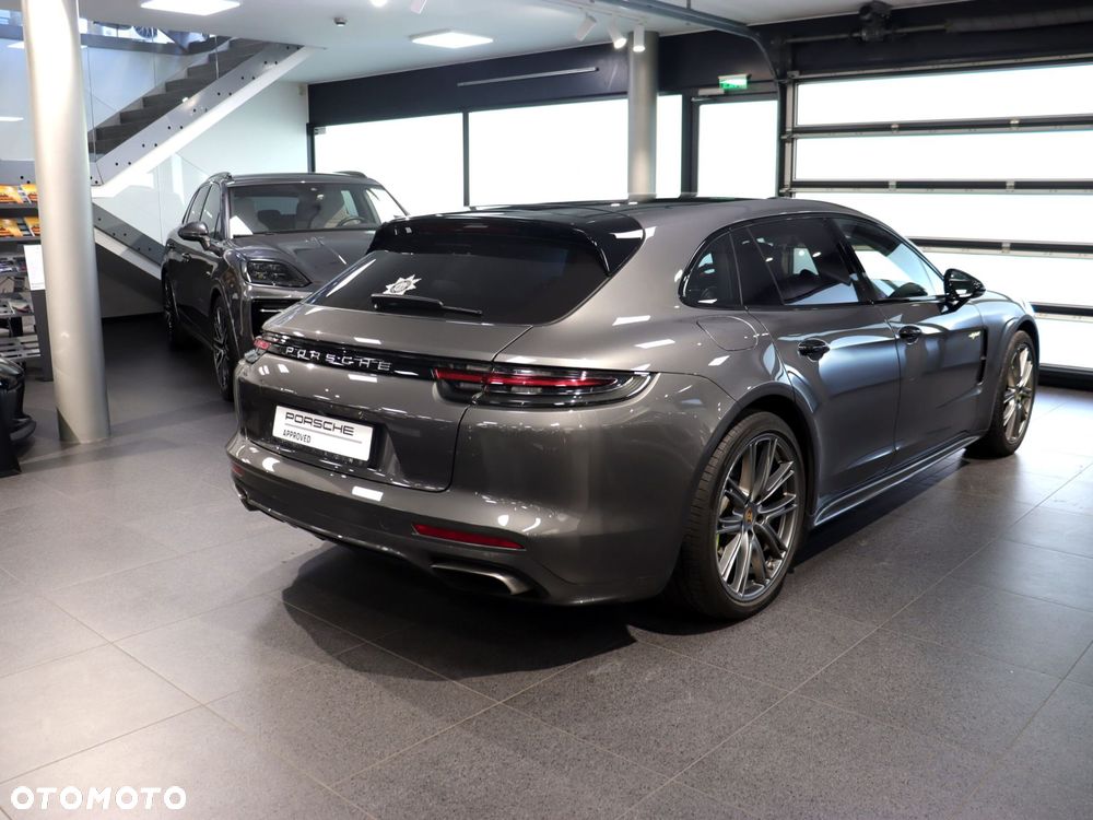 Porsche Panamera 4 E-Hybrid - 5