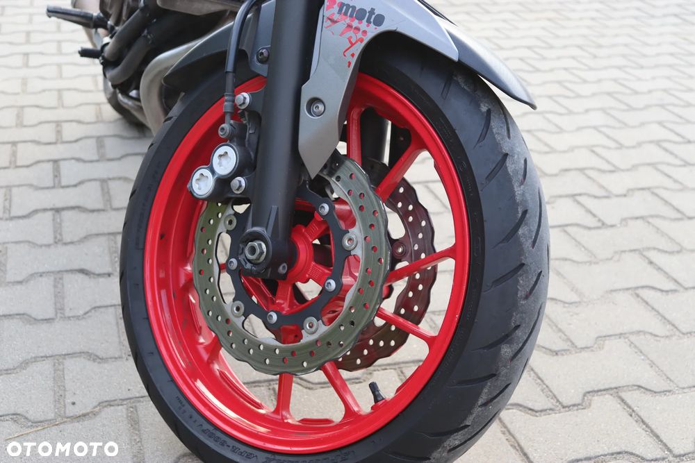 Yamaha MT - 9
