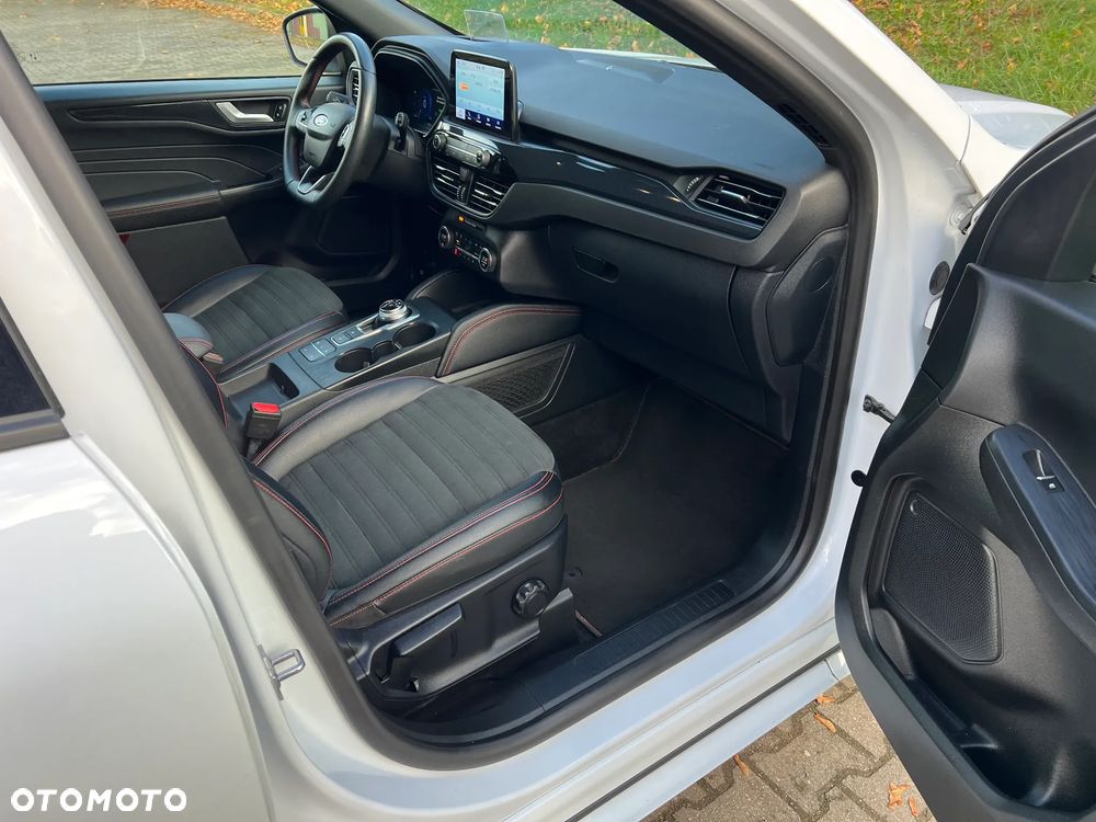 Ford Kuga 2.5P PHEV FWD ST-Line X - 14