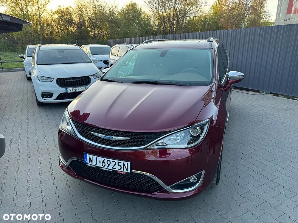 Chrysler Pacifica - 8