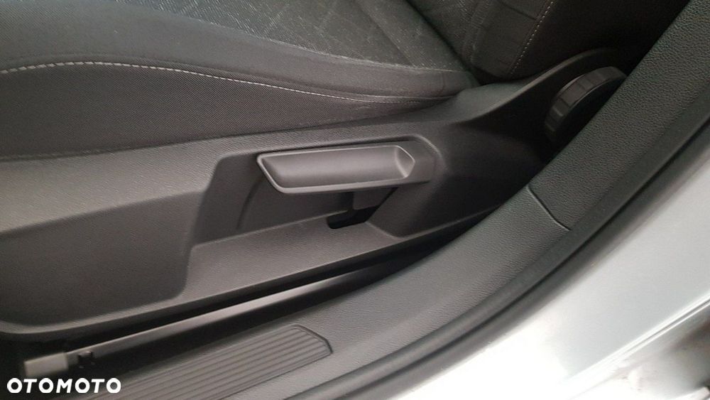 Volkswagen Golf - 25