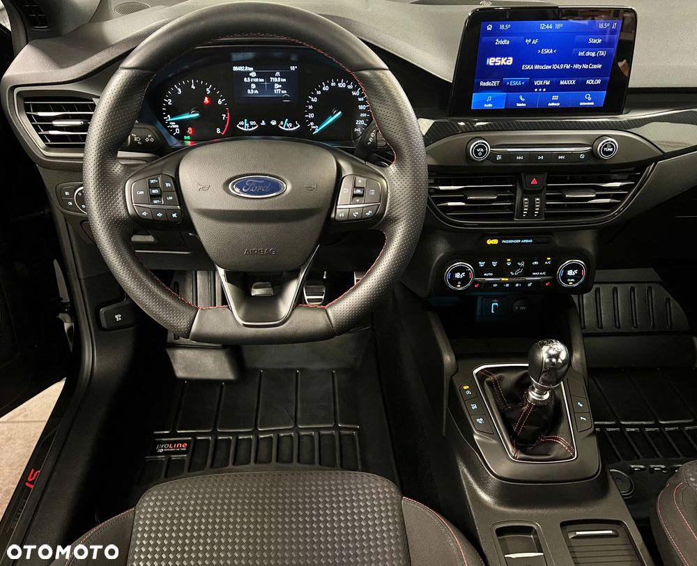 Ford Focus 1.5 EcoBoost ST-Line - 28