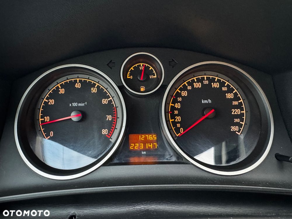 Opel Astra GTC 1.6 Cosmo - 18