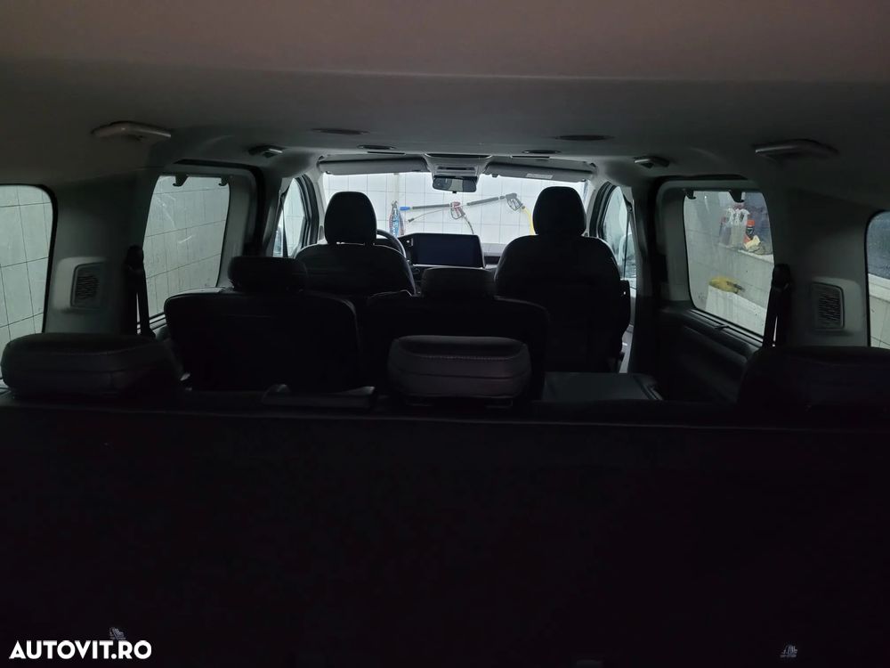 Volkswagen Caravelle - 9