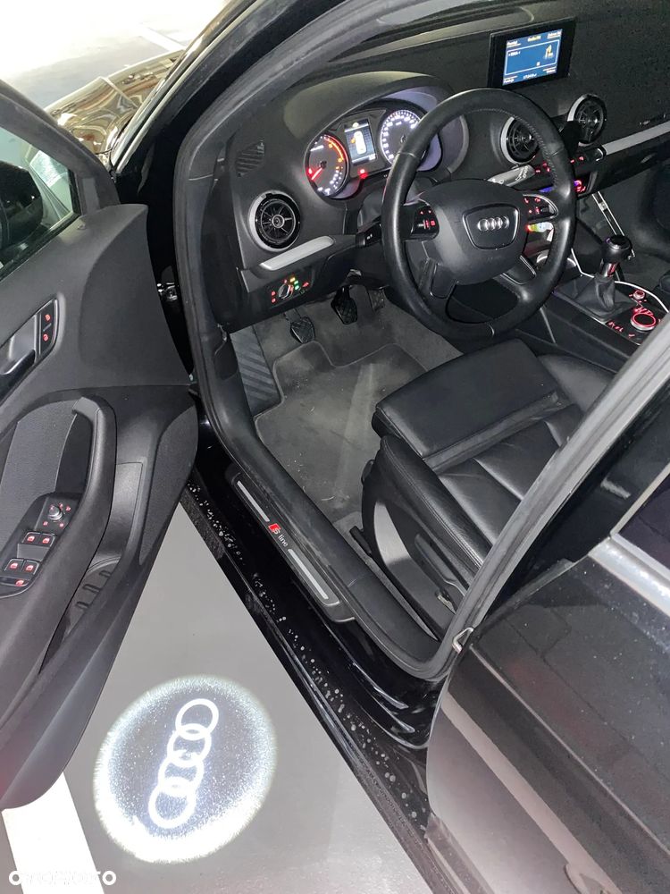 Audi A3 2.0 TDI S line Sportpaket - 24