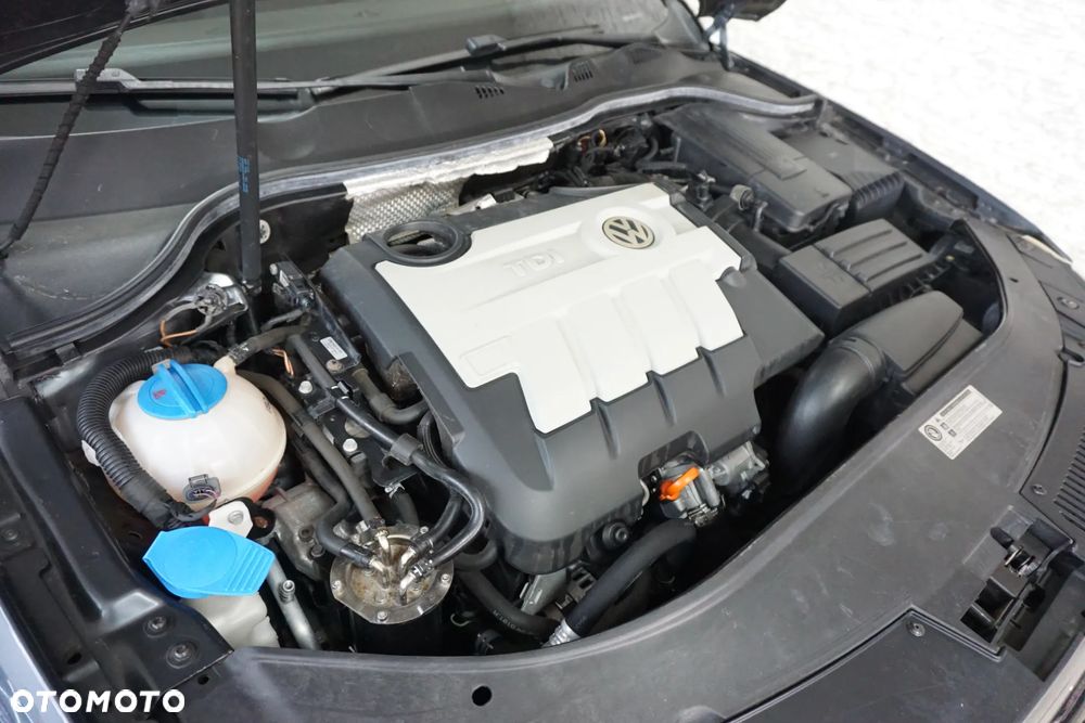Volkswagen Passat Variant 2.0 TDI DPF Comfortline Blue Motion Technology - 15