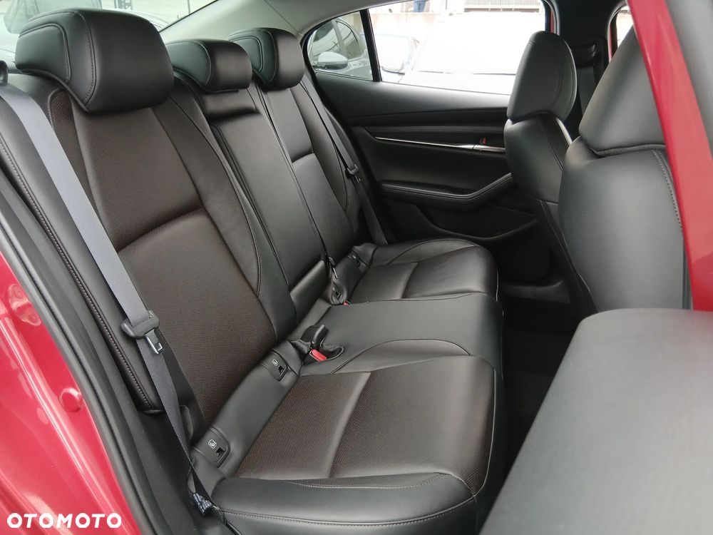 Mazda 3 2.0 mHEV Hikari - 9