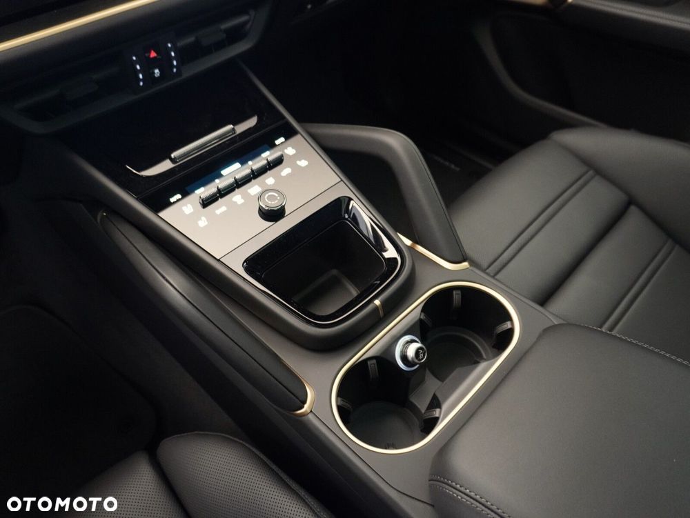 Porsche Cayenne E-Hybrid PHEV Black Edition - 29