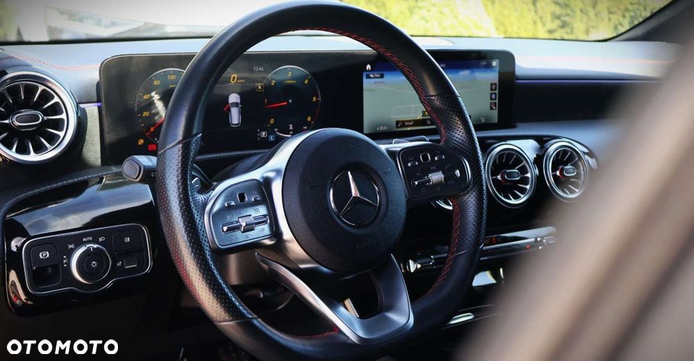 Mercedes-Benz CLA - 12