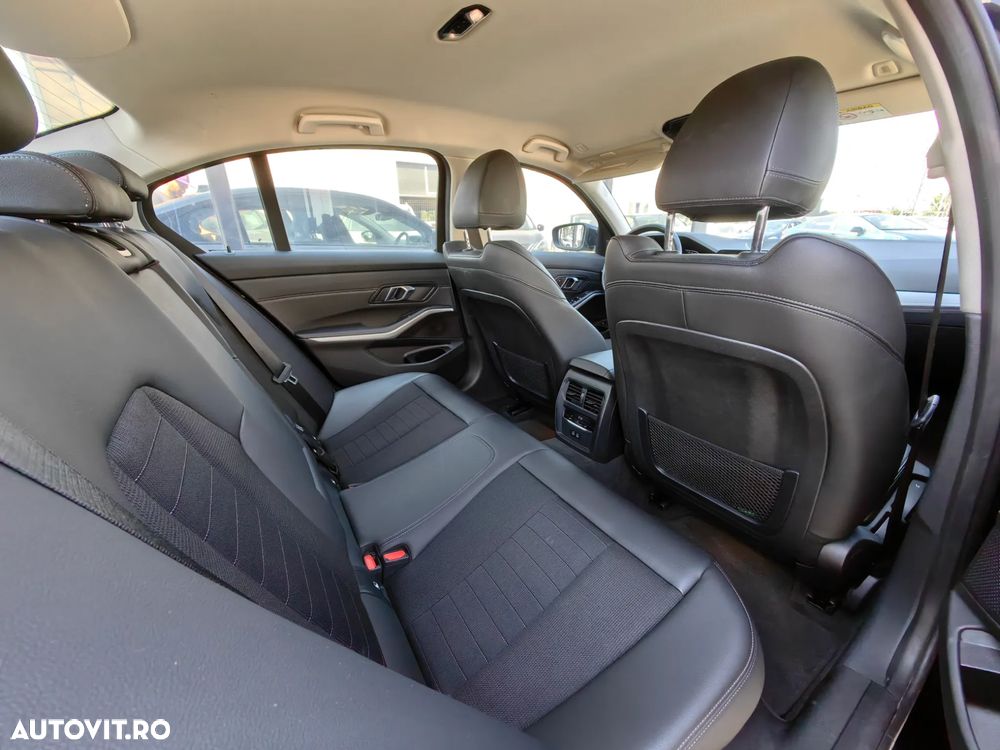 BMW Seria 3 330e xDrive AT PHEV - 18