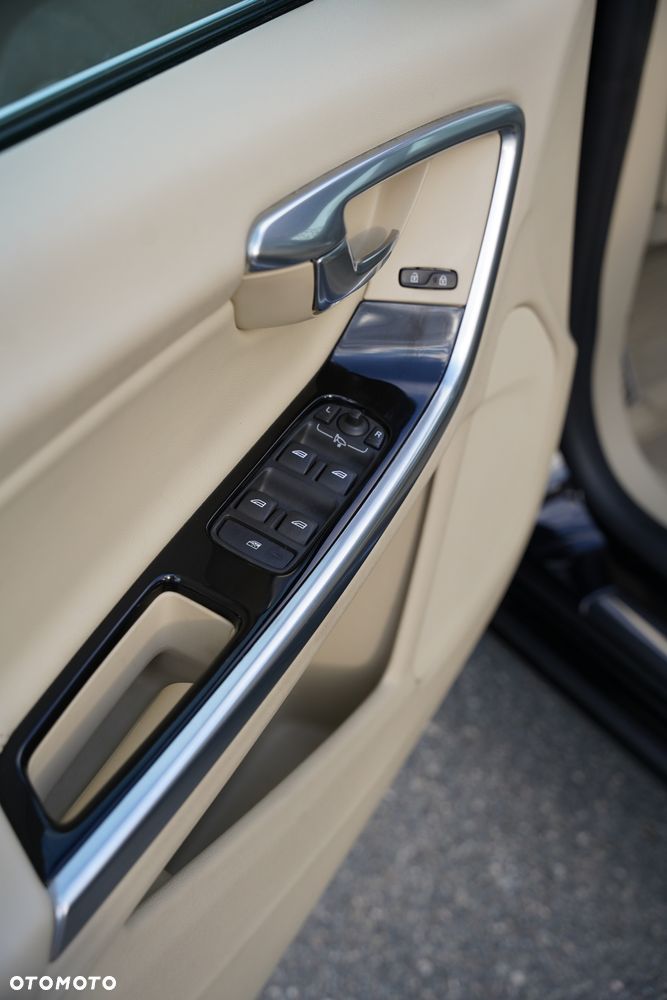 Volvo S60 T5 Drive-E Summum - 17