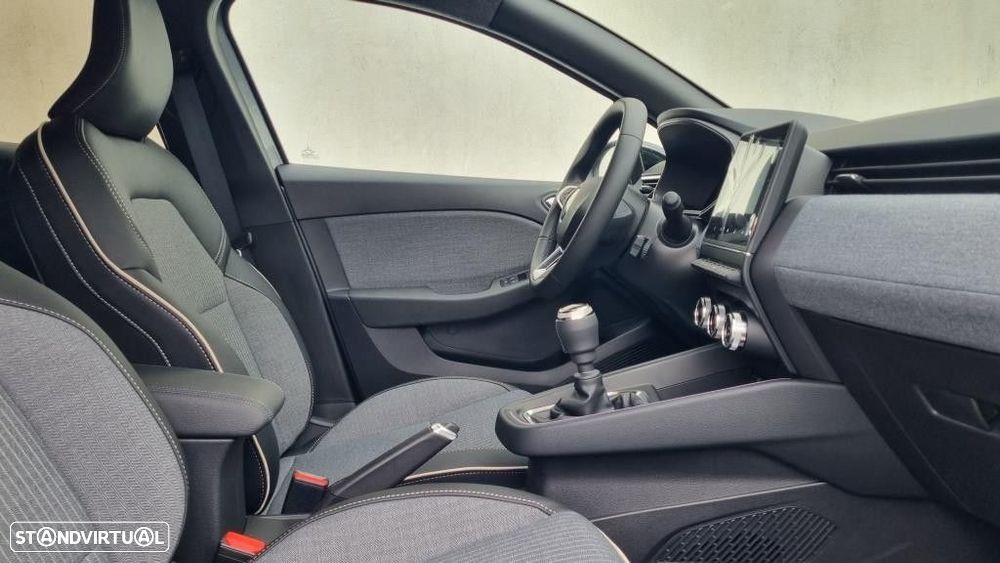 Renault Clio 1.0 TCe Techno Bi-Fuel - 15