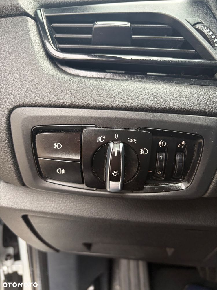 BMW Seria 2 218d - 29