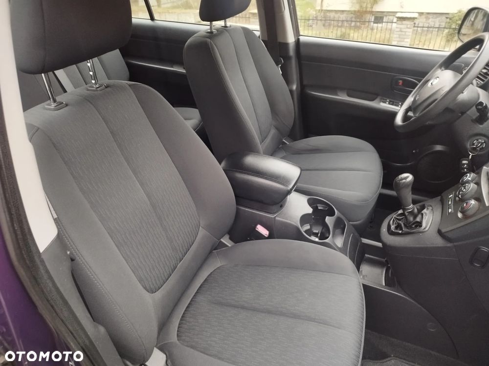 Kia Carens 2.0 EX - 25