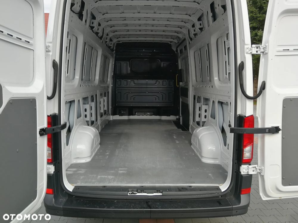 Volkswagen Crafter - 11