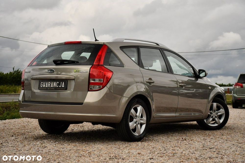 Kia Ceed - 25