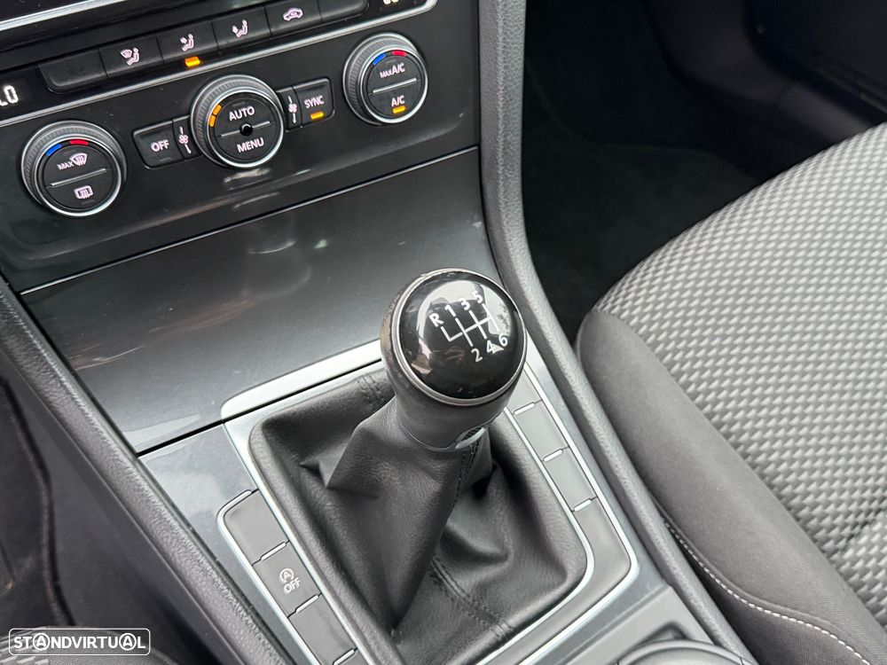 VW Golf 1.0 TSI Confortline - 43