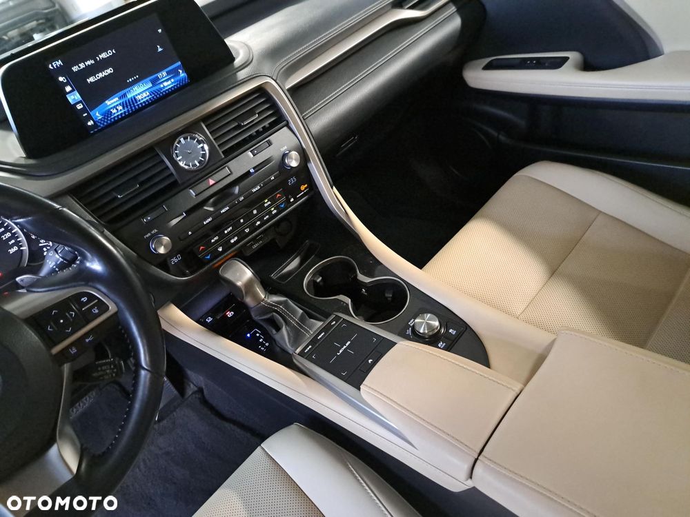 Lexus RX 450h Business Edition - 29