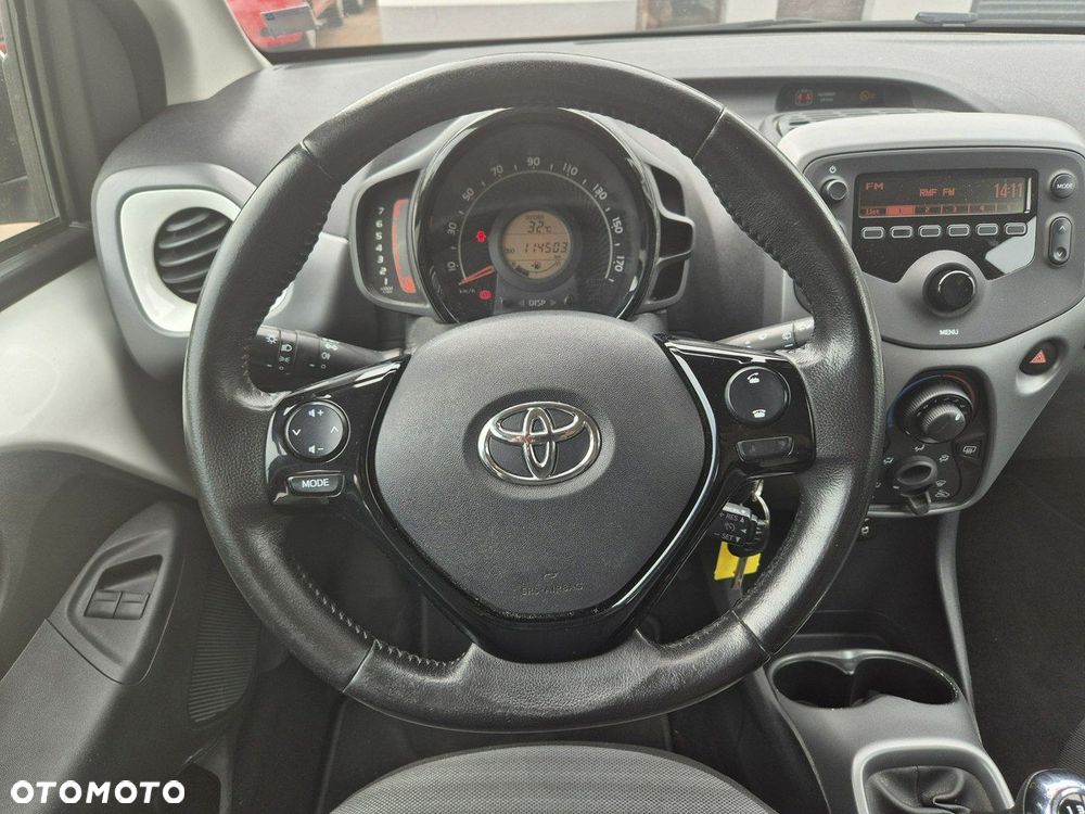 Toyota Aygo x-play - 12