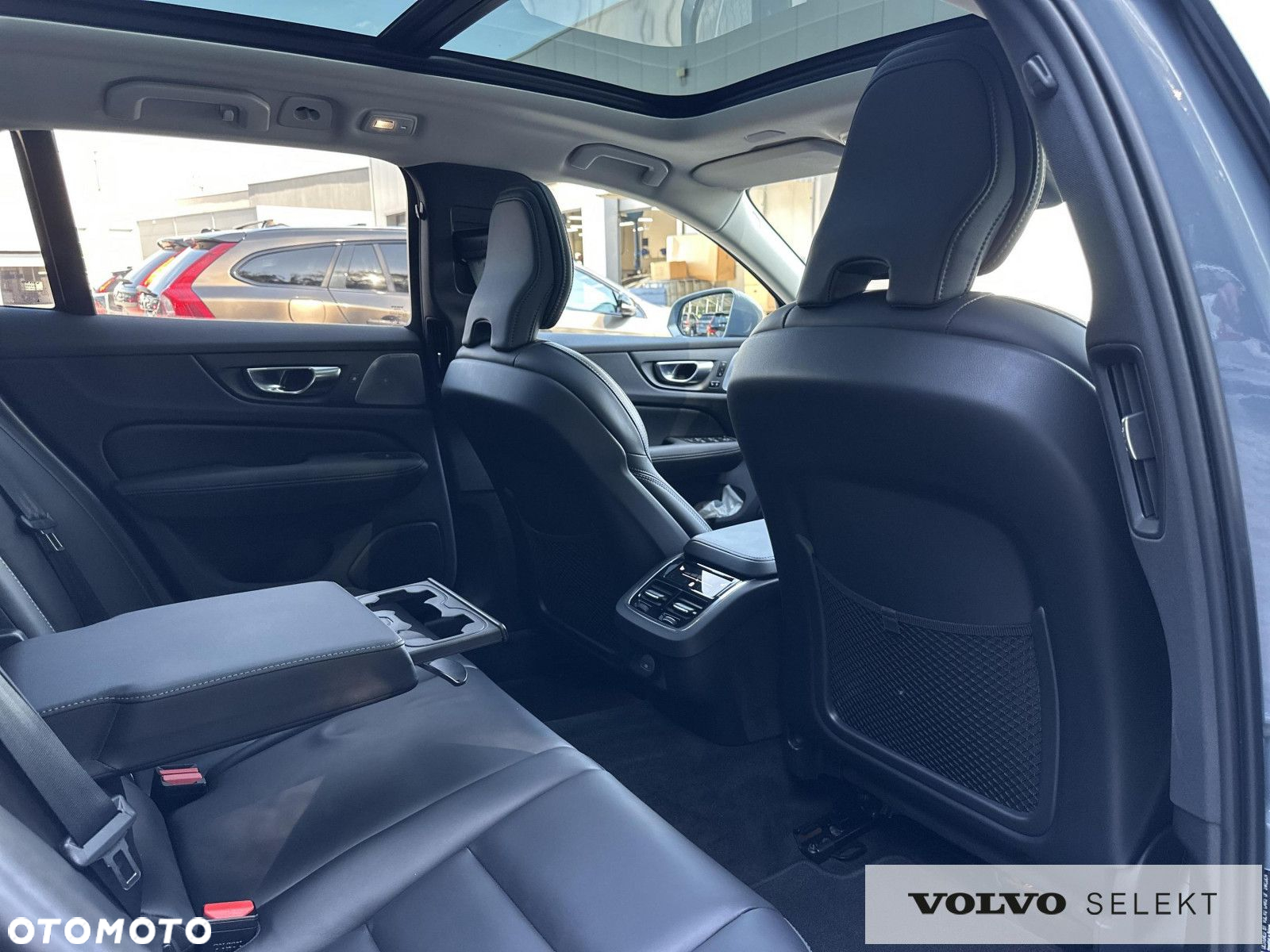 Volvo V60 Cross Country - 29
