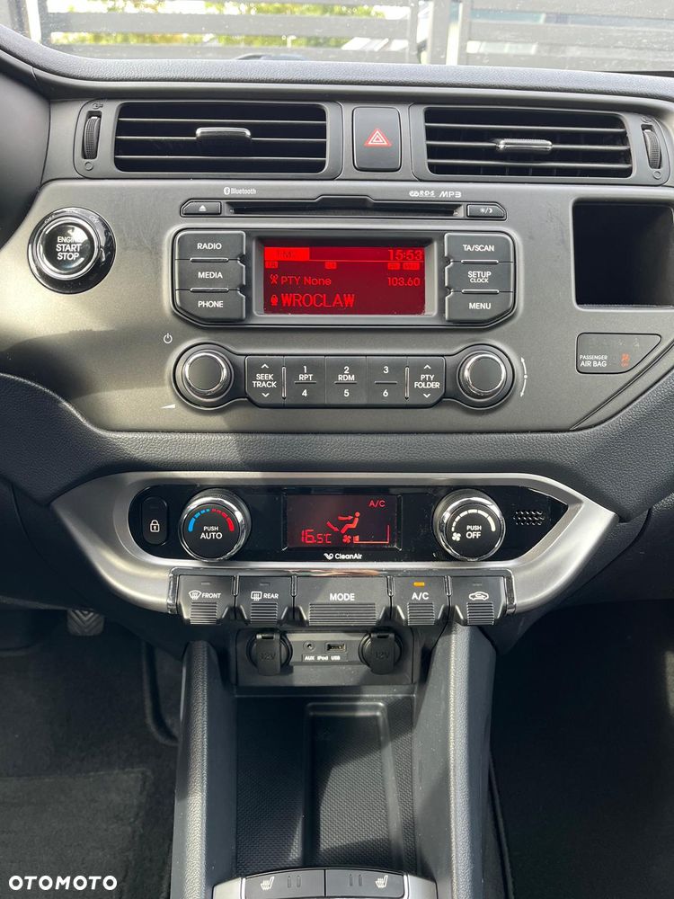 Kia Rio 1.4 ISG Dream Team Edition - 32