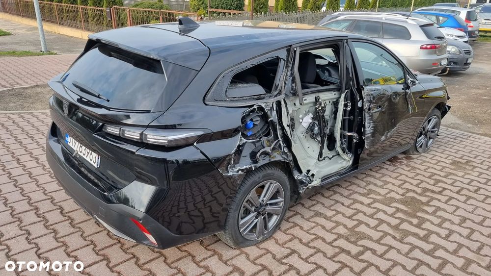 Peugeot 308 BlueHDi 130 EAT8 Allure - 22
