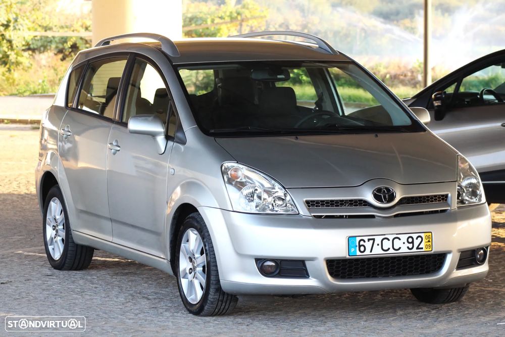 Toyota Corolla Verso 2.2 D-4D Sol - 4