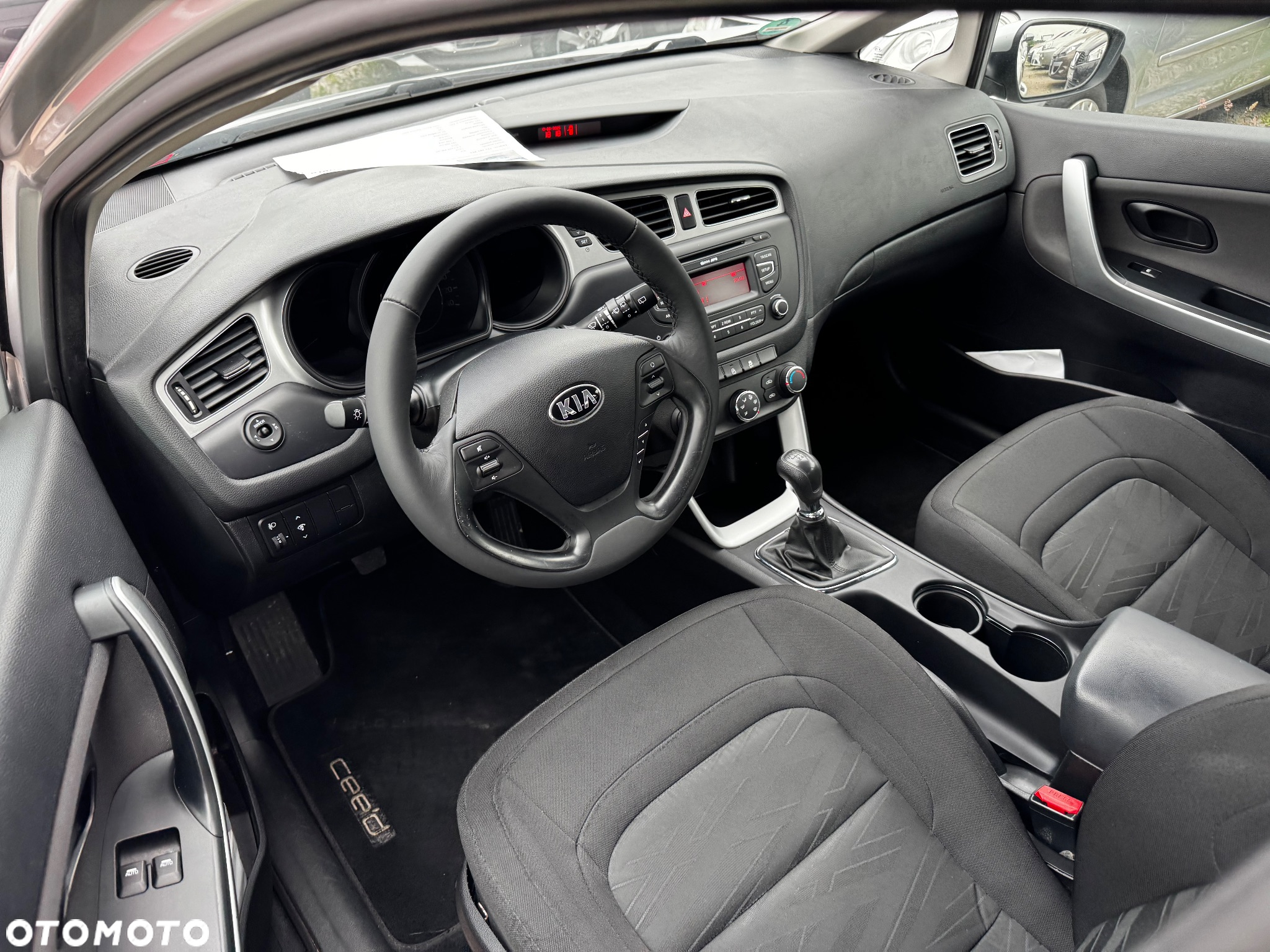 Kia Ceed 1.4 CVVT Attract - 34