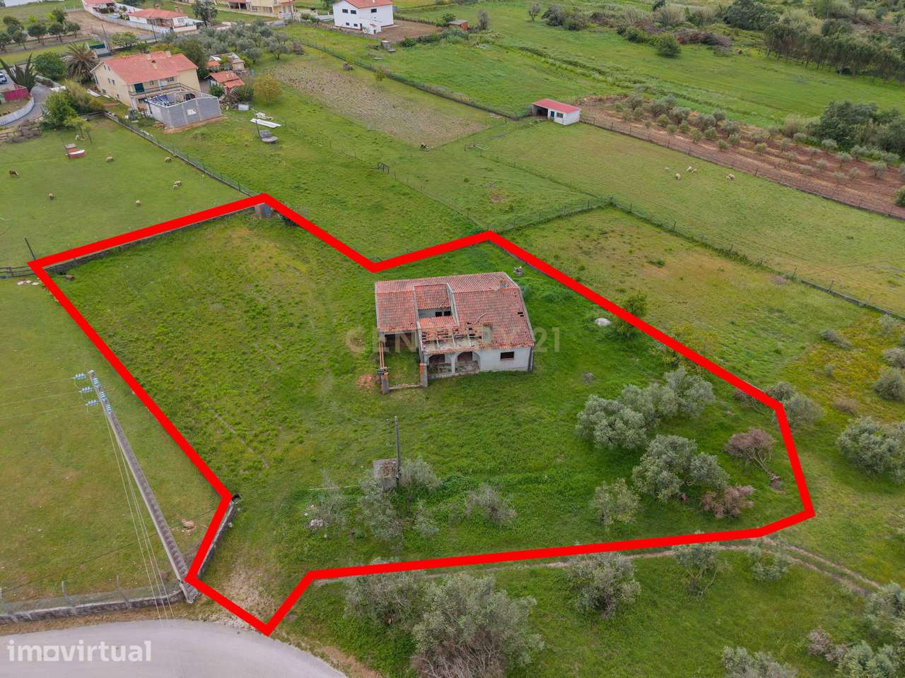 Terreno com Moradia em Construção - Grande imagem: 2/9