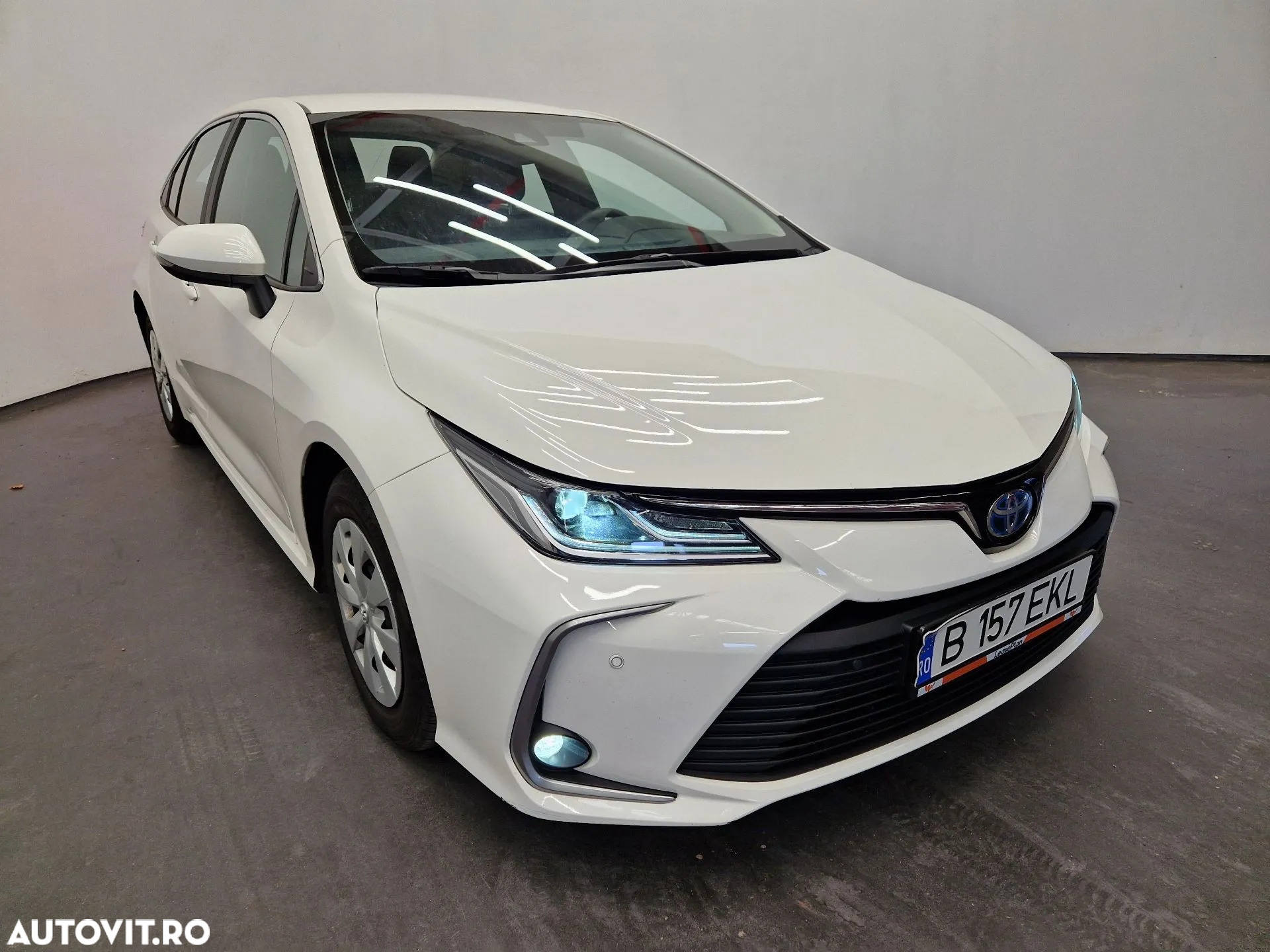 Toyota Corolla - 4