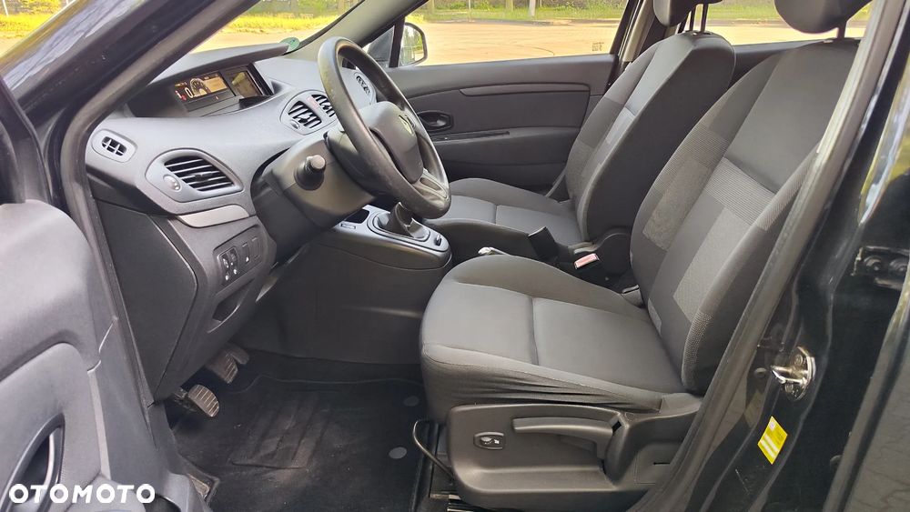 Renault Scenic 1.6 16V 110 TomTom Edition - 19