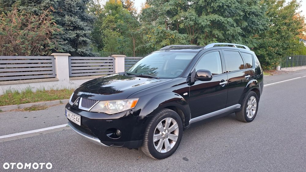 Mitsubishi Outlander - 1