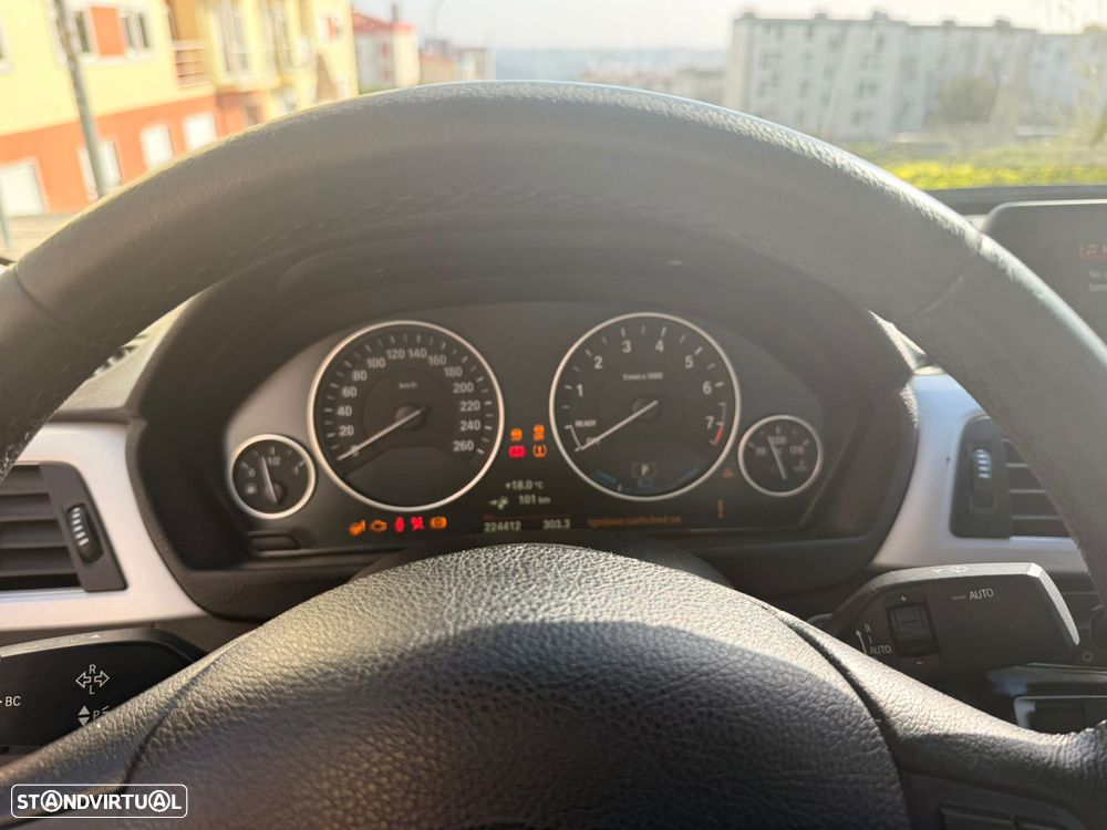 BMW 330 e iPerformance - 10