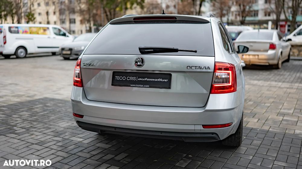 Skoda Octavia Combi Diesel 1.6 TDI DSG Style - 3