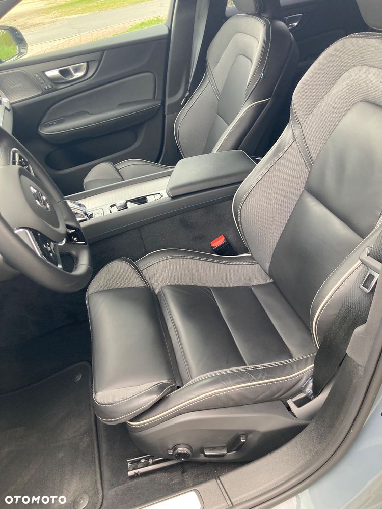 Volvo S60 B5 B AWD Ultimate Dark - 22