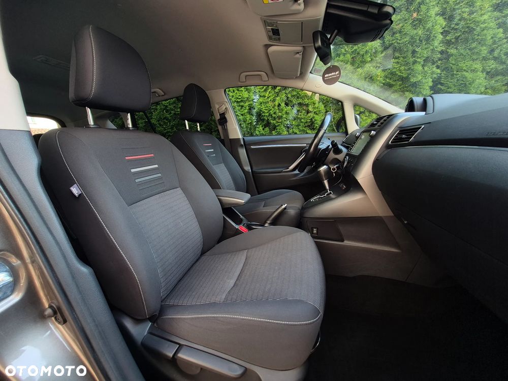 Toyota Verso 1.8 Prestige EU5 MS - 32