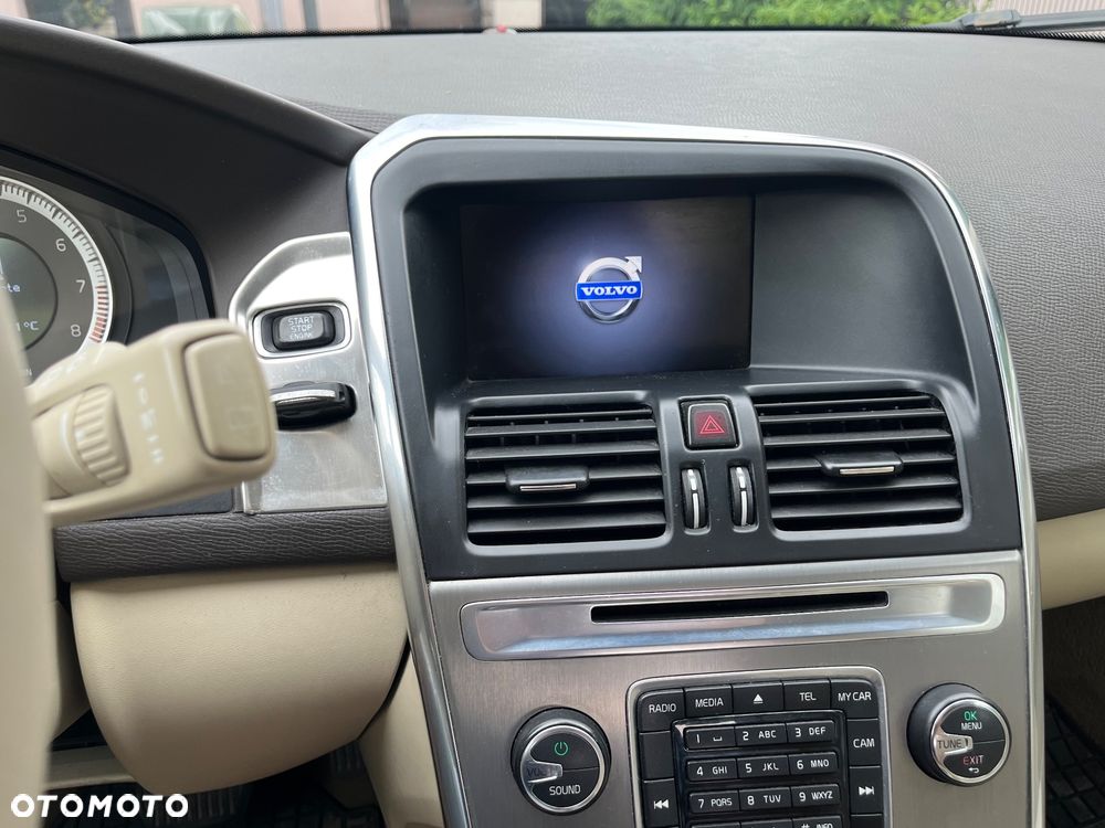 Volvo XC 60 3.2 AWD RDesign - 13
