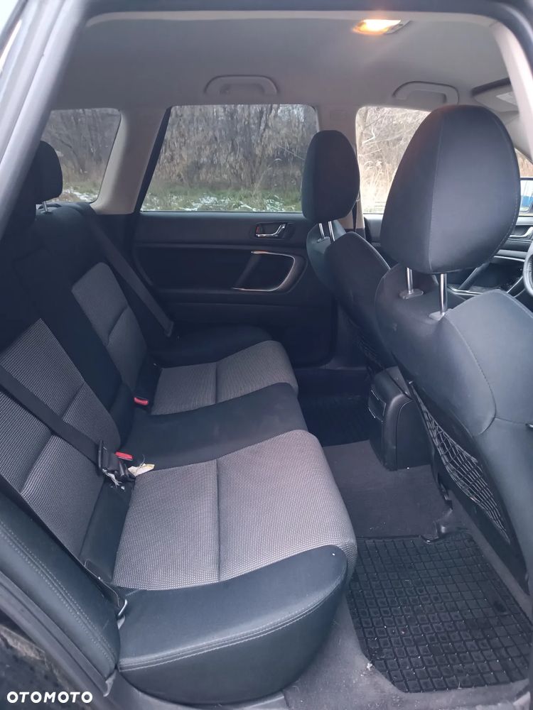 Subaru Legacy - 10