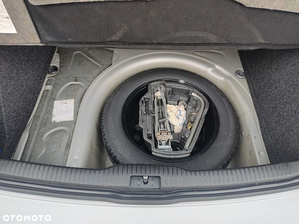 Volkswagen Golf - 25