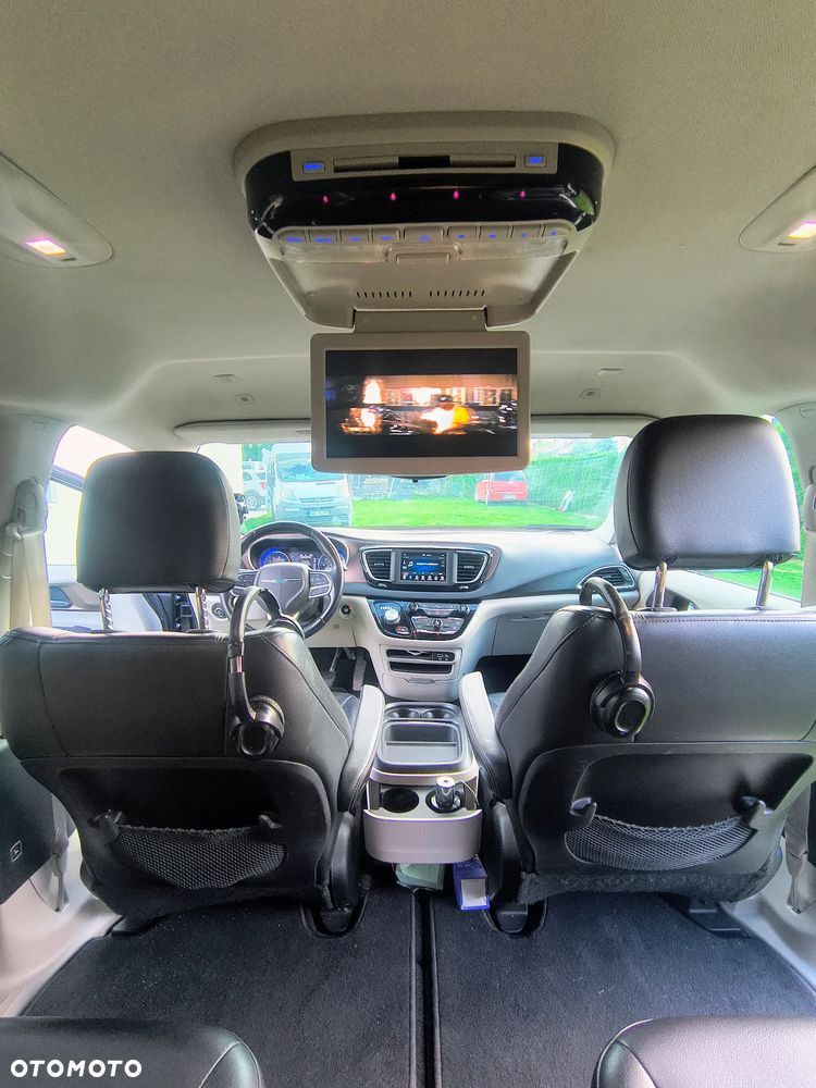 Chrysler Pacifica - 15