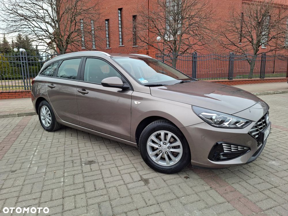 Hyundai i30 1.5 DPI Classic + - 9