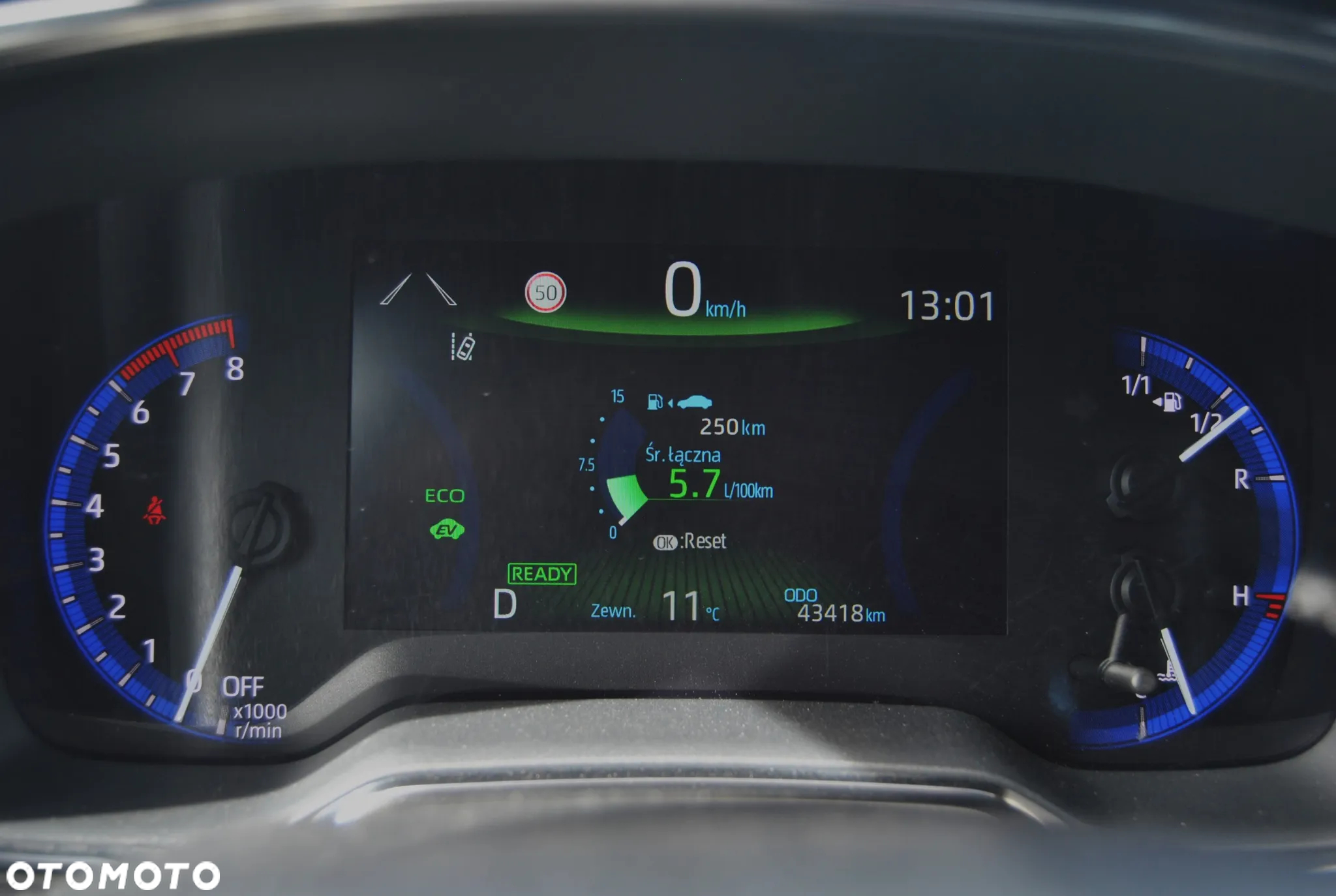 Toyota Corolla 2.0 Hybrid Touring Sports Business Edition - 13