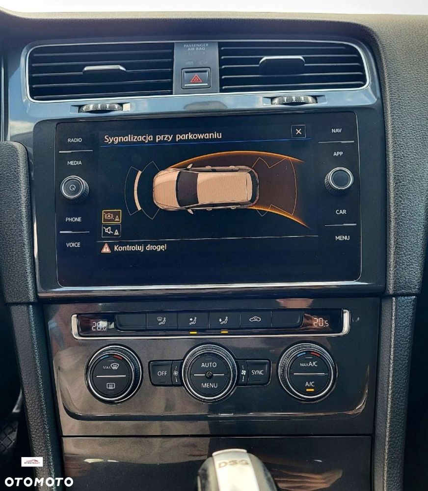 Volkswagen Golf - 28