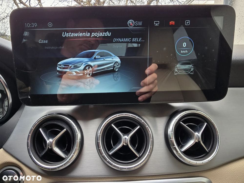 Mercedes-Benz CLA 250 4-Matic AMG Line - 11