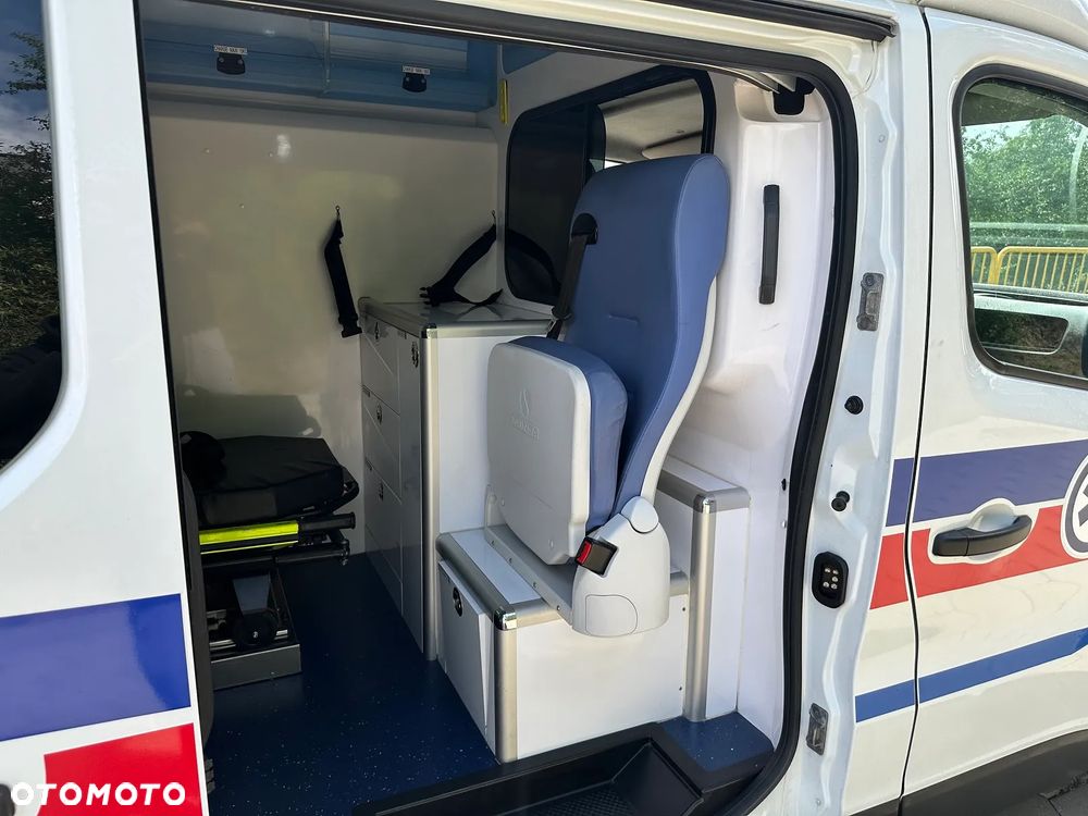 Opel Vivaro Wysoka Maxi Karetka Ambulans Ambulance Sanitarny EN1789 - 7