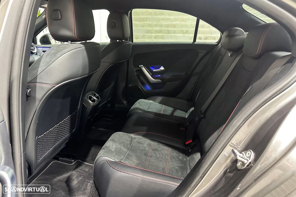 Mercedes-Benz A 250 Limousine e 8G-DCT AMG Line - 44